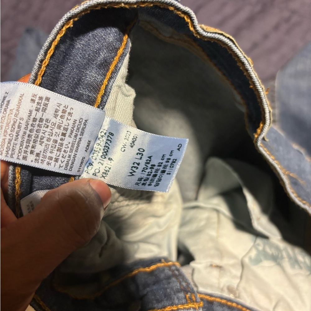 32x32 denim levi jeans
